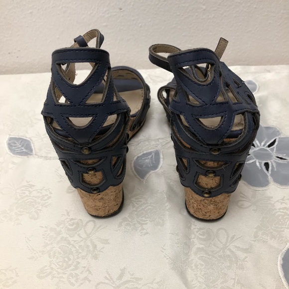 Adrienne Vittadini W Size 10 Gray Fine Leather Cork Wedges with Geometric Design - Picture 11 of 16